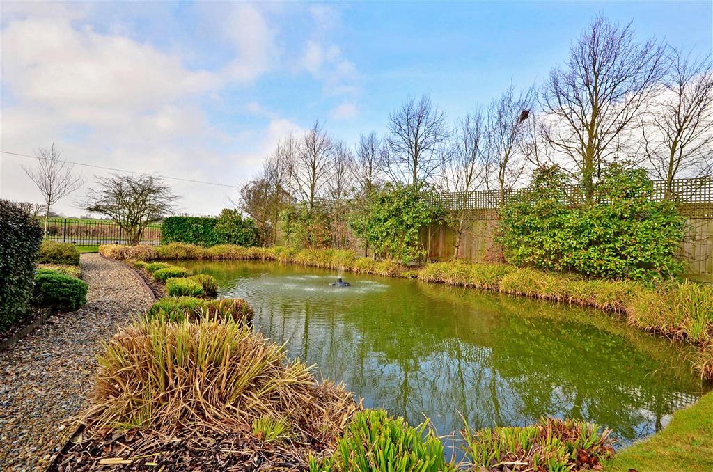 2 bed Terraced for sale in Ongar Mouseprice