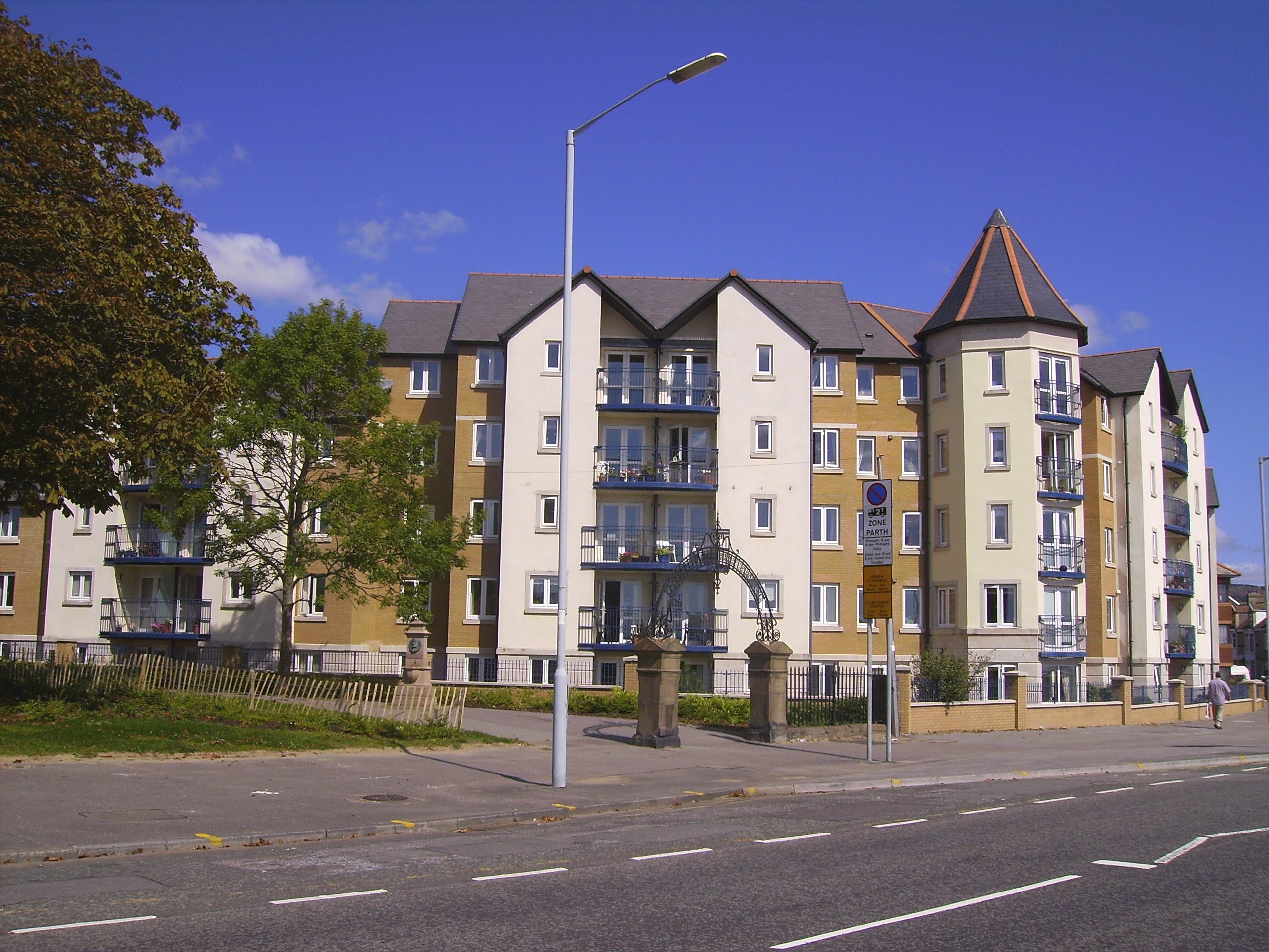 2 bed Flat for sale in Swansea Mouseprice